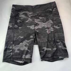 Athletic Works Women's Gray Camo Athletic Shorts
